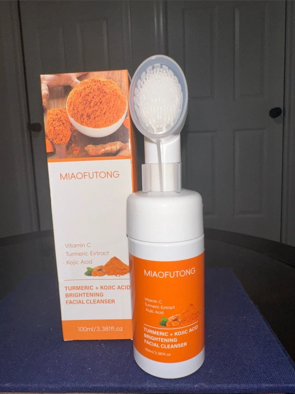 MIAOFUTONG Turmeric + Kojic Acid Brightening Facial Cleanser - White & Orange